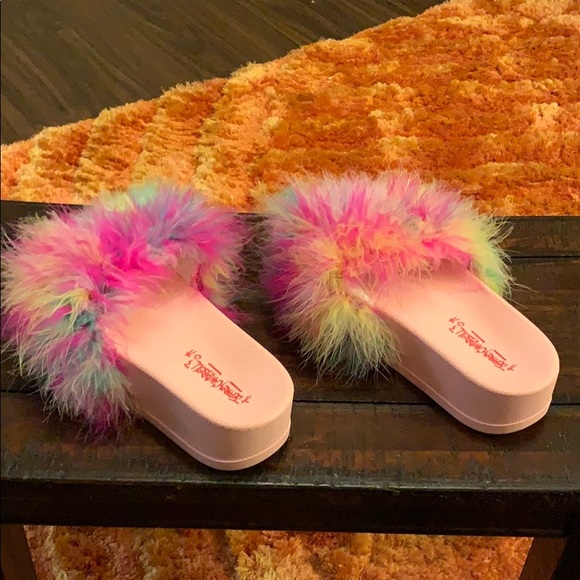 Multi colored Furry Slippers - Picture 1 of 7